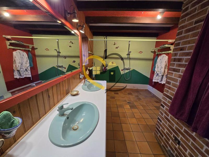 Maison - 180 m² - 5 pièces