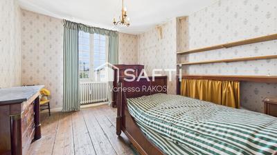 Maison - 290 m² - 9 pièces