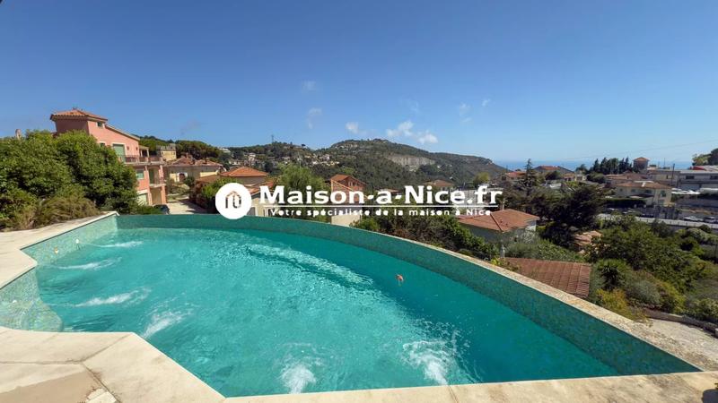 Maison - 333 m² - 10 pièces