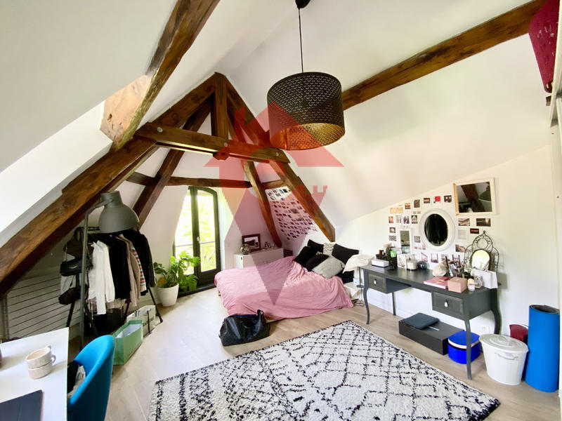 Maison - 210 m² - 8 pièces