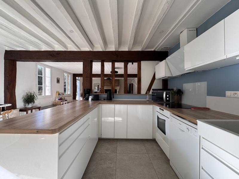 Maison - 211 m² - 6 pièces