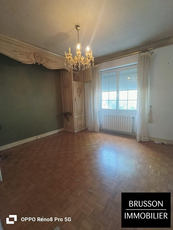 Maison traditionnelle - 244 m² - 5 pièces