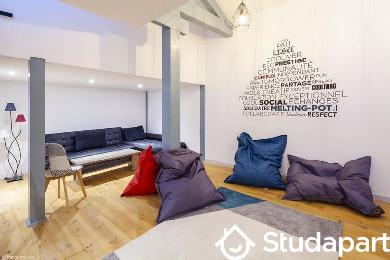 Chambre - 10 m² - 1 pièce