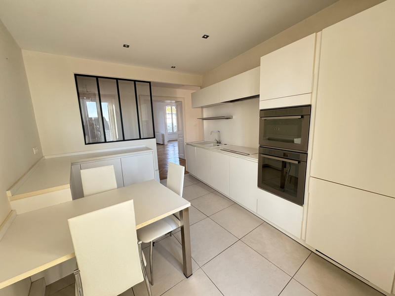 Appartement - 151 m² - 6 pièces