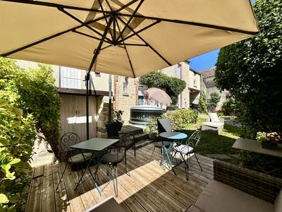 Maison - 205 m² - 7 pièces