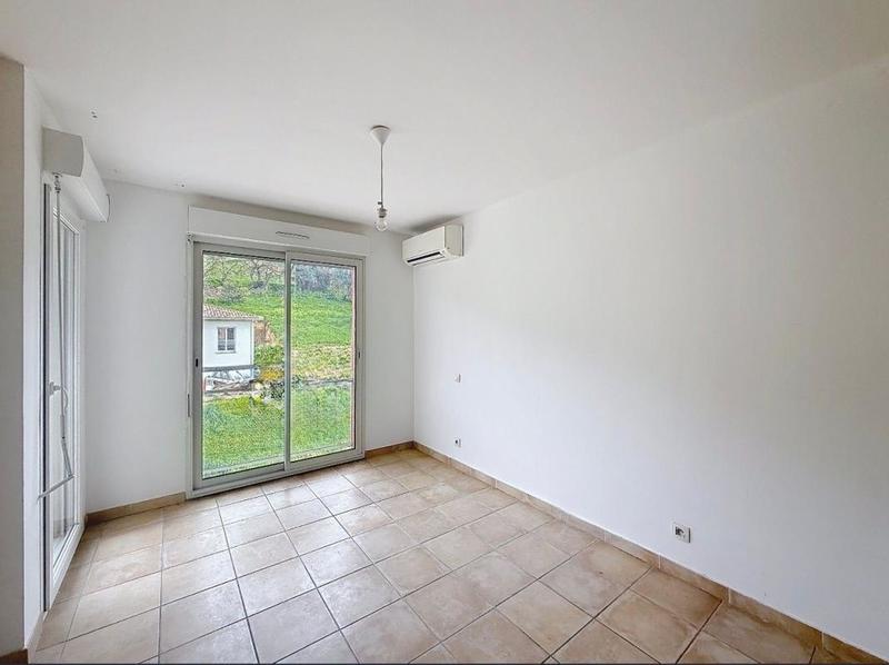 Appartement - 87 m² - 1 pièce