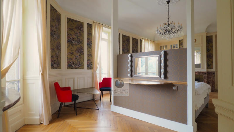 Appartement - 371 m² - 11 pièces