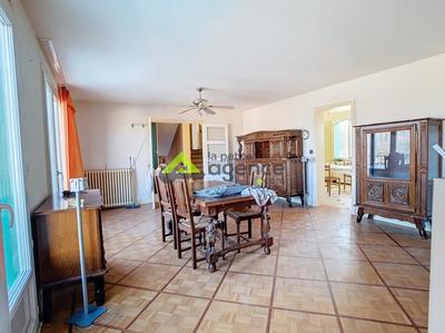 Maison - 231 m² - 8 pièces
