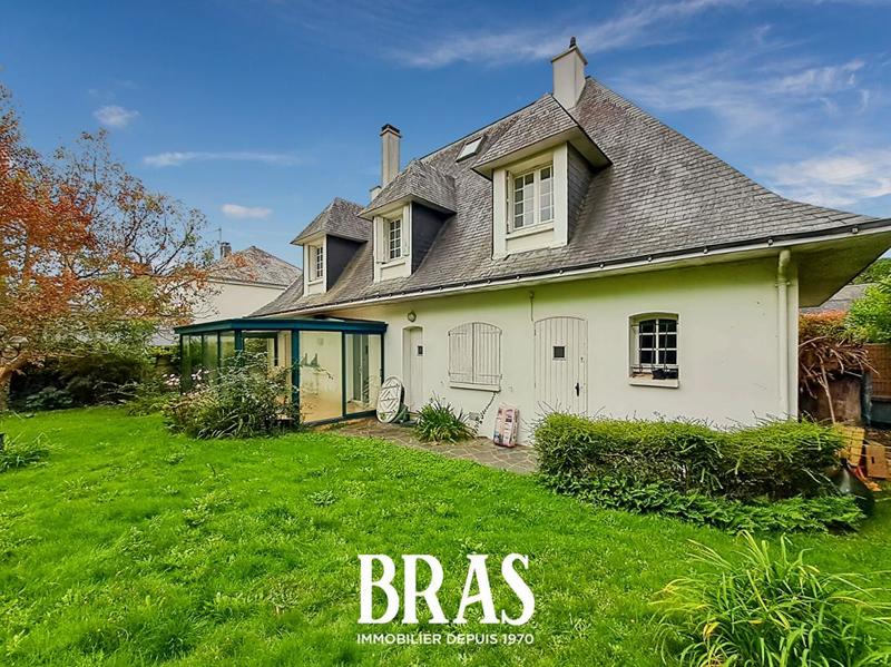 Maison - 141 m² - 8 pièces