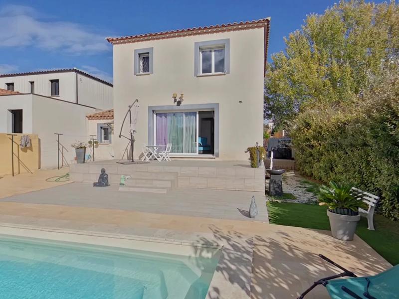 Maison - 95 m² - 4 pièces