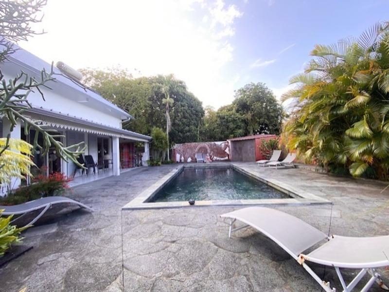 Maison - 220 m² - 9 pièces