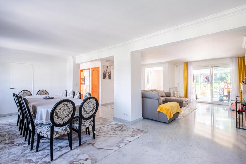 Maison - 226 m² - 5 pièces