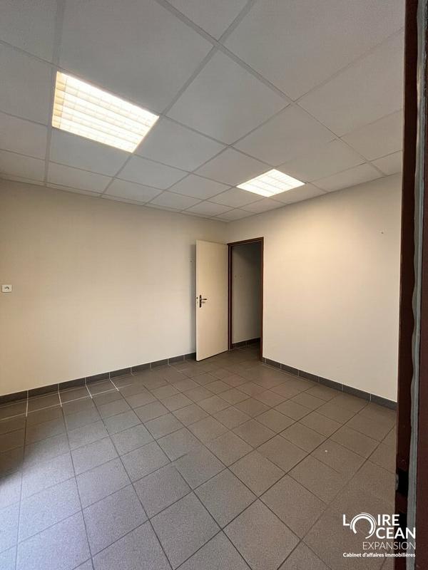 Entrepôt - 334 m²