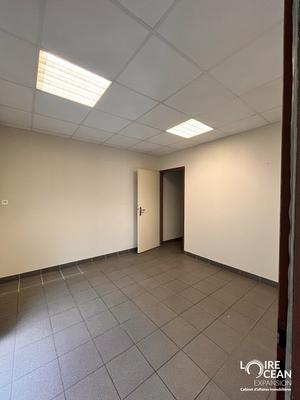 Entrepôt - 334 m²