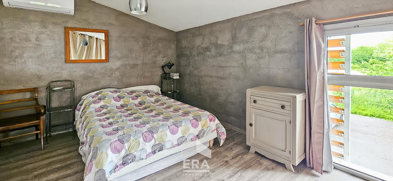 Maison - 280 m² - 8 pièces