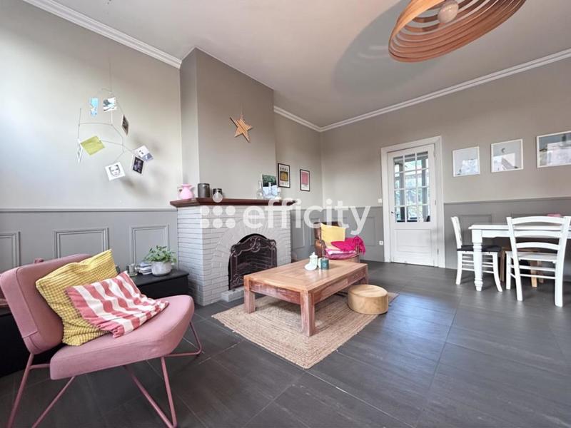 Maison - 210 m² - 8 pièces