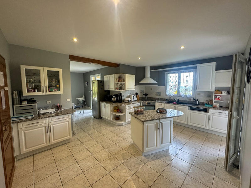 Maison - 275 m² - 7 pièces