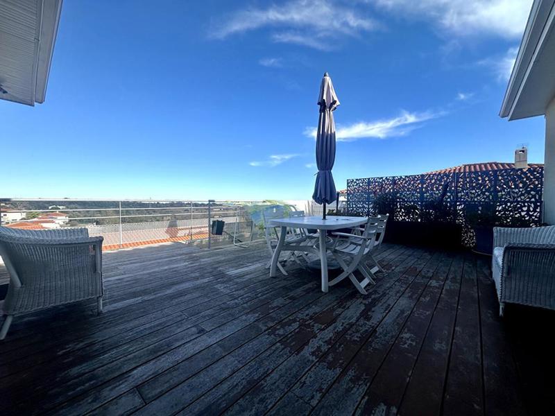 Maison - 210 m² - 6 pièces