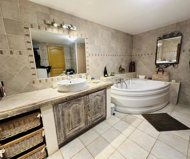 Maison - 138 m² - 5 pièces