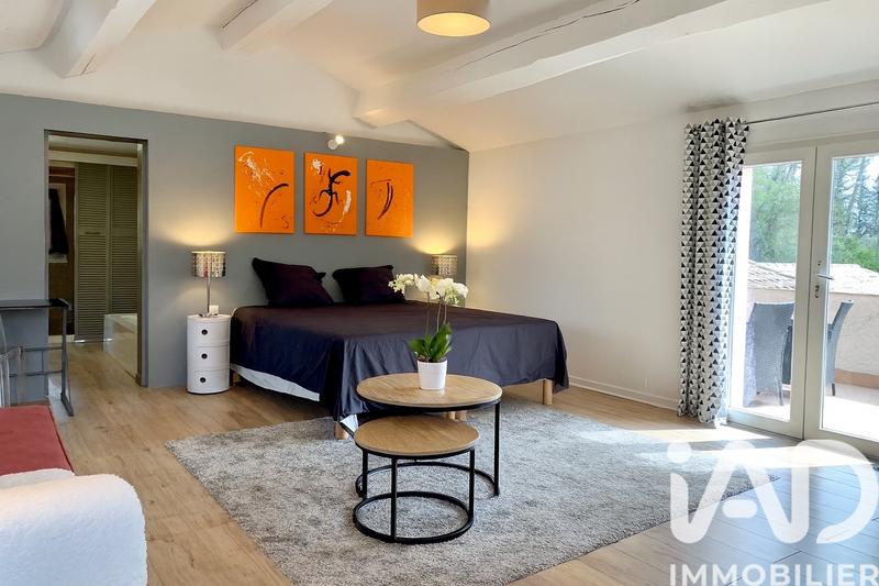 Maison - 282 m² - 10 pièces