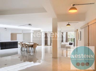 Loft - 366 m² - 6 pièces