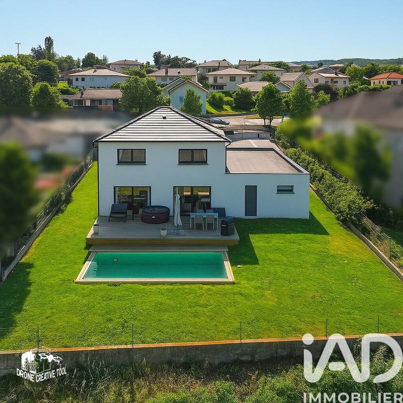 Maison - 181 m² - 7 pièces