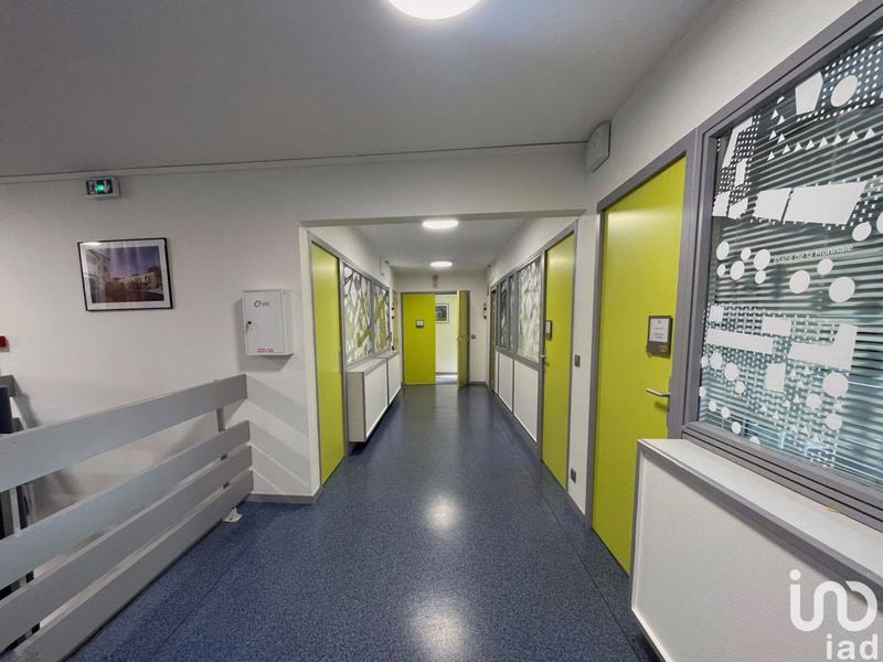 Local commercial - 1 833 m²