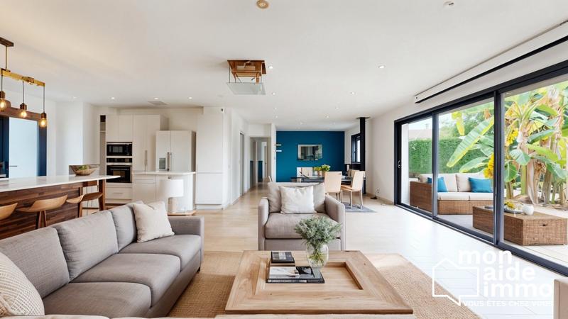 Maison - 169 m² - 8 pièces