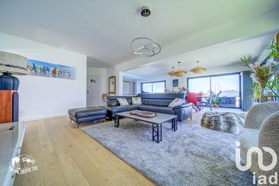 Maison - 181 m² - 7 pièces