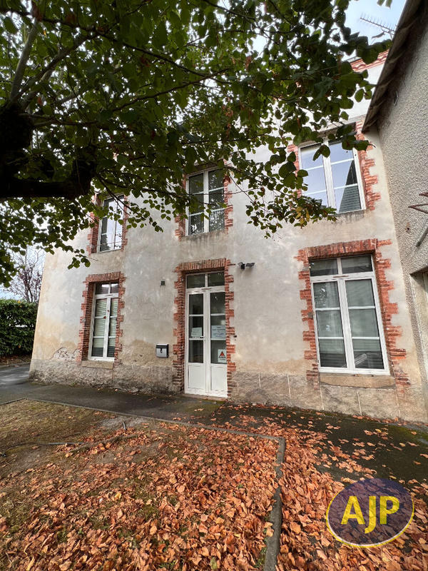 Maison - 351 m² - 14 pièces