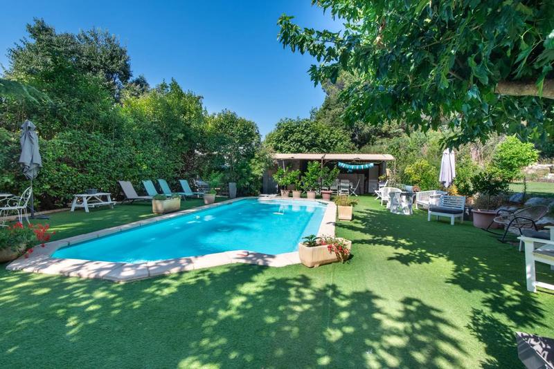 Maison - 255 m² - 10 pièces