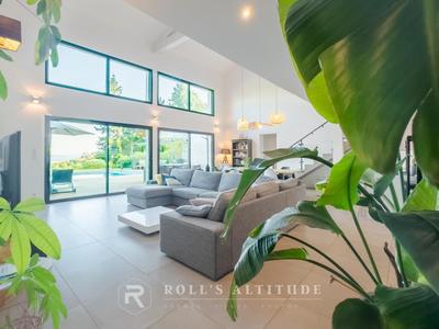 Maison - 190 m² - 8 pièces