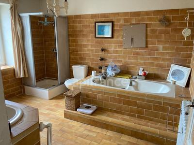 Maison - 240 m² - 9 pièces