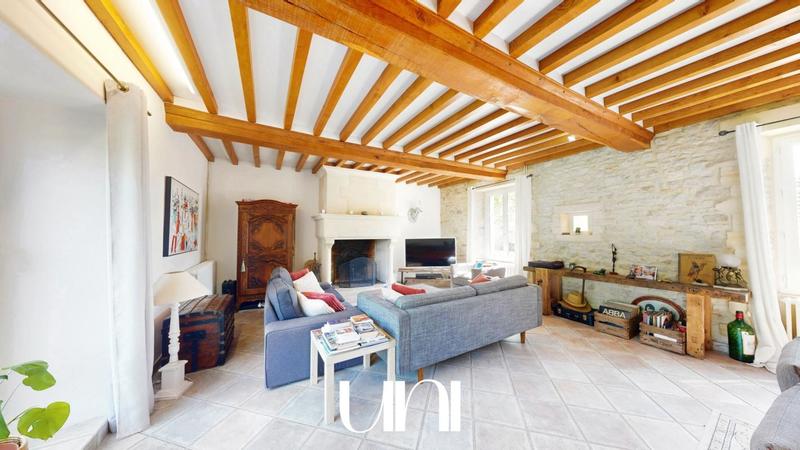 Maison - 360 m² - 12 pièces