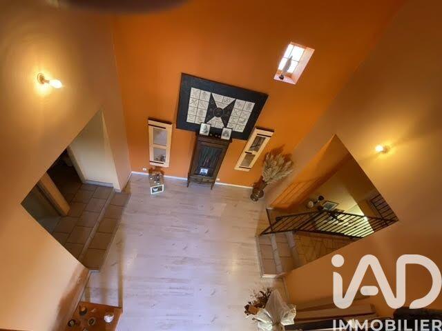 Maison - 238 m² - 7 pièces