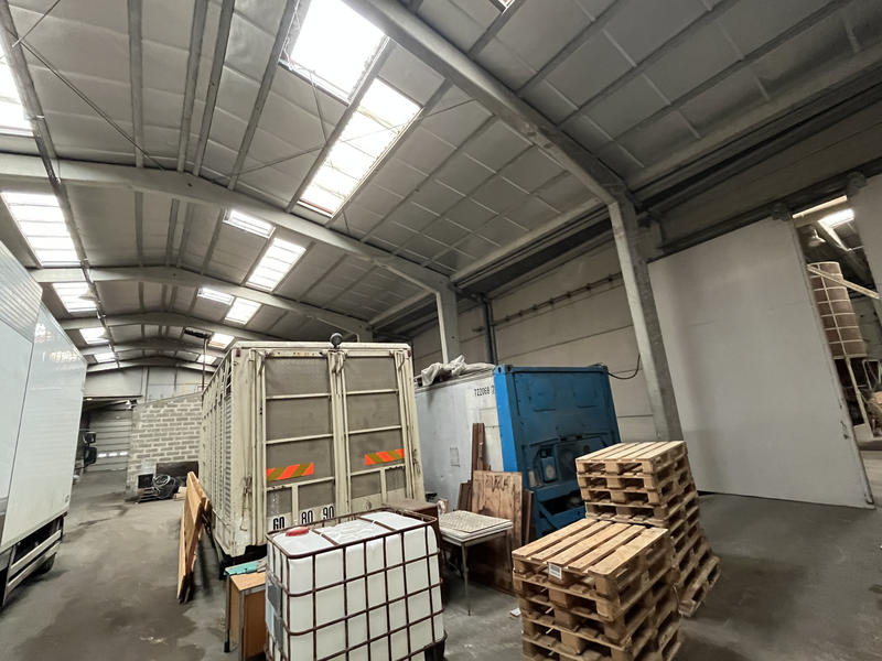 Entrepôt - 24 256 m² - 50 pièces