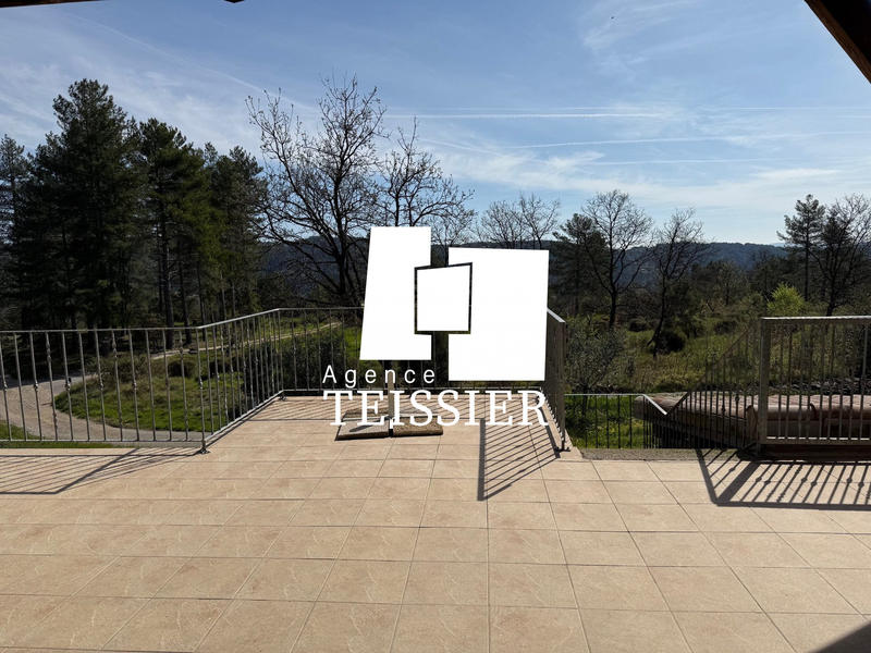 Maison - 217 m² - 9 pièces