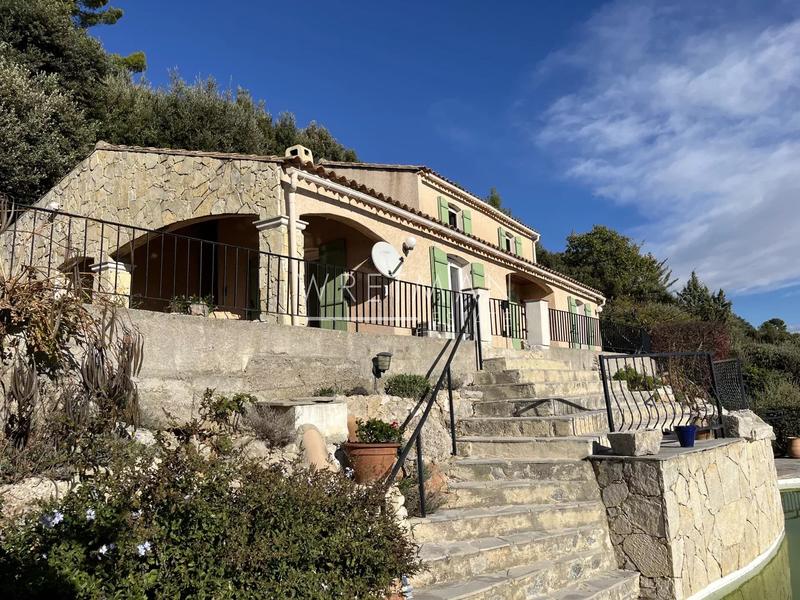 Villa - 131 m² - 6 pièces