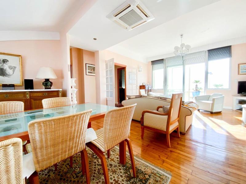 Demeure - 265 m² - 10 pièces