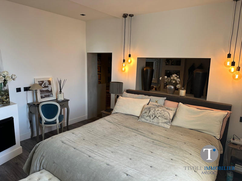 Maison traditionnelle - 267 m² - 9 pièces