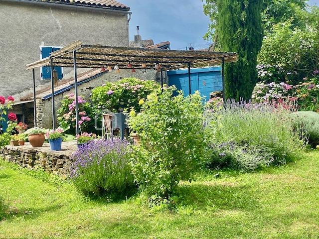 Maison de village - 105 m² - 4 pièces