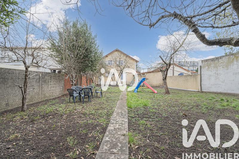 Maison - 99 m² - 5 pièces