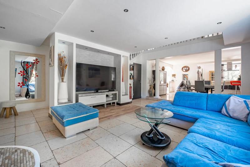 Maison - 157 m² - 7 pièces