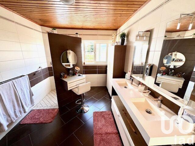 Maison - 157 m² - 7 pièces