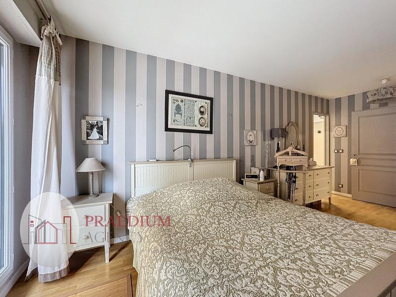 Appartement - 121 m² - 5 pièces