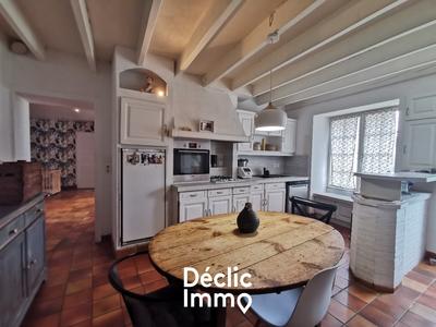 Maison - 207 m² - 8 pièces
