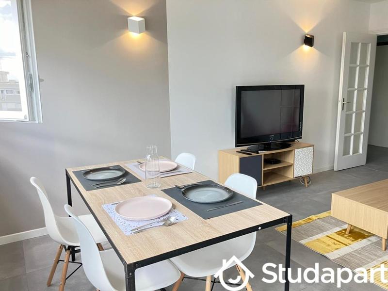 Chambre - 10 m² - 1 pièce