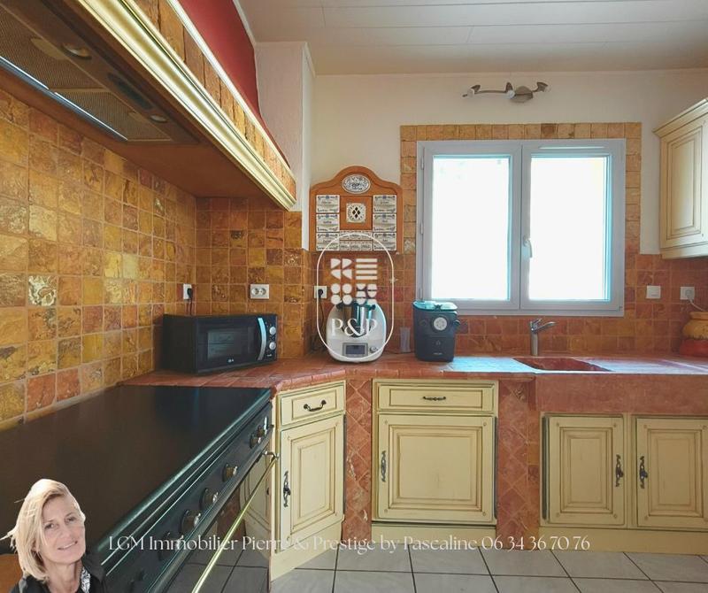 Maison - 202 m² - 6 pièces