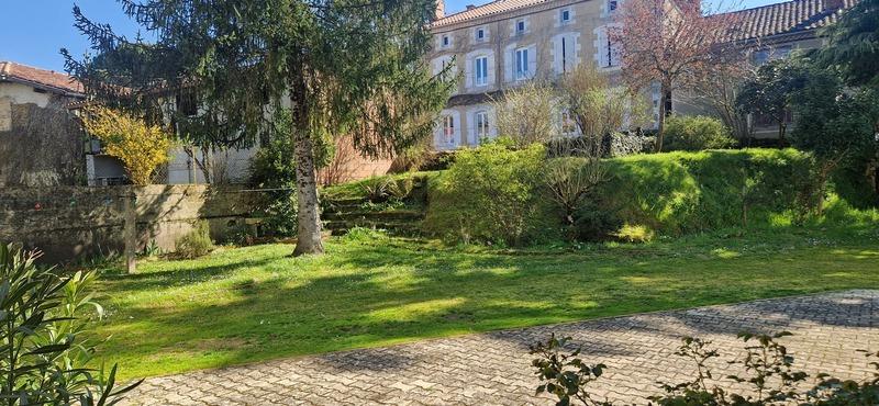 Maison - 200 m² - 6 pièces