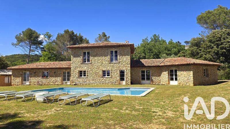 Maison - 370 m² - 10 pièces